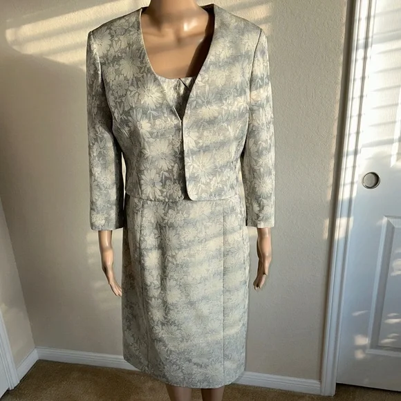 NWT Preston & York Cream and Gray Floral Dress Size 10 With a Coat Size 8. - Picture 1 of 16